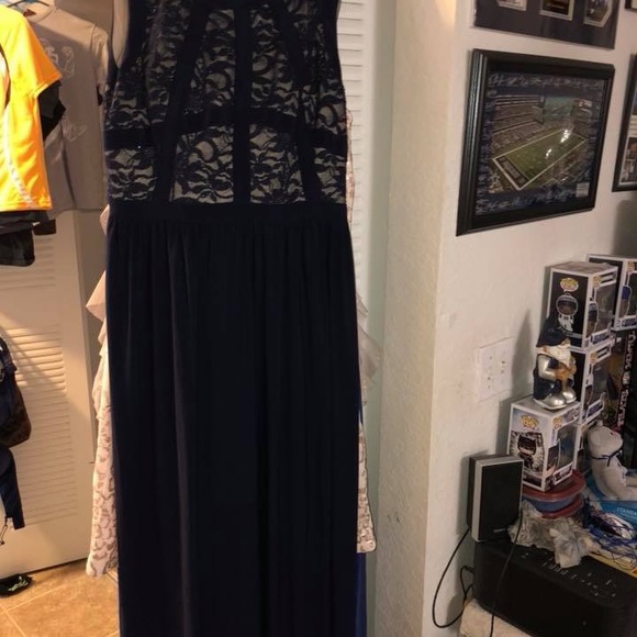 Prom Dresses - Picture 5 of 5